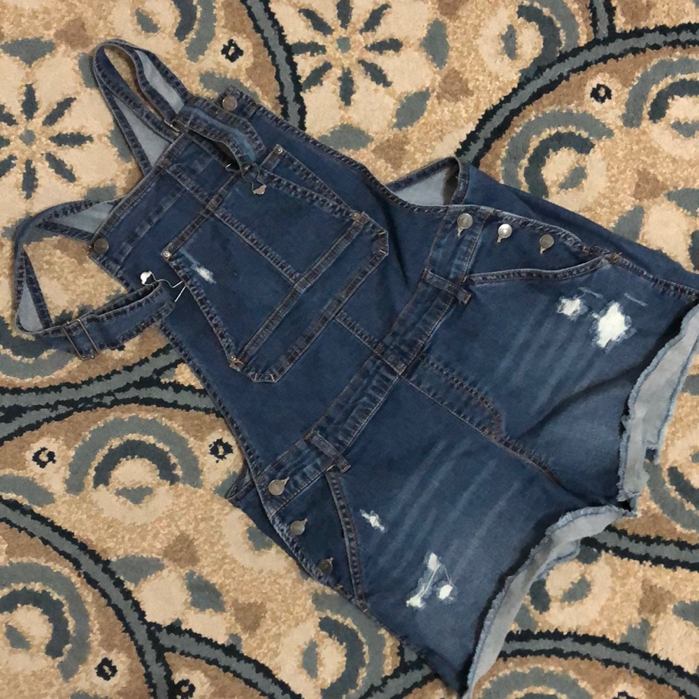 Short overalls